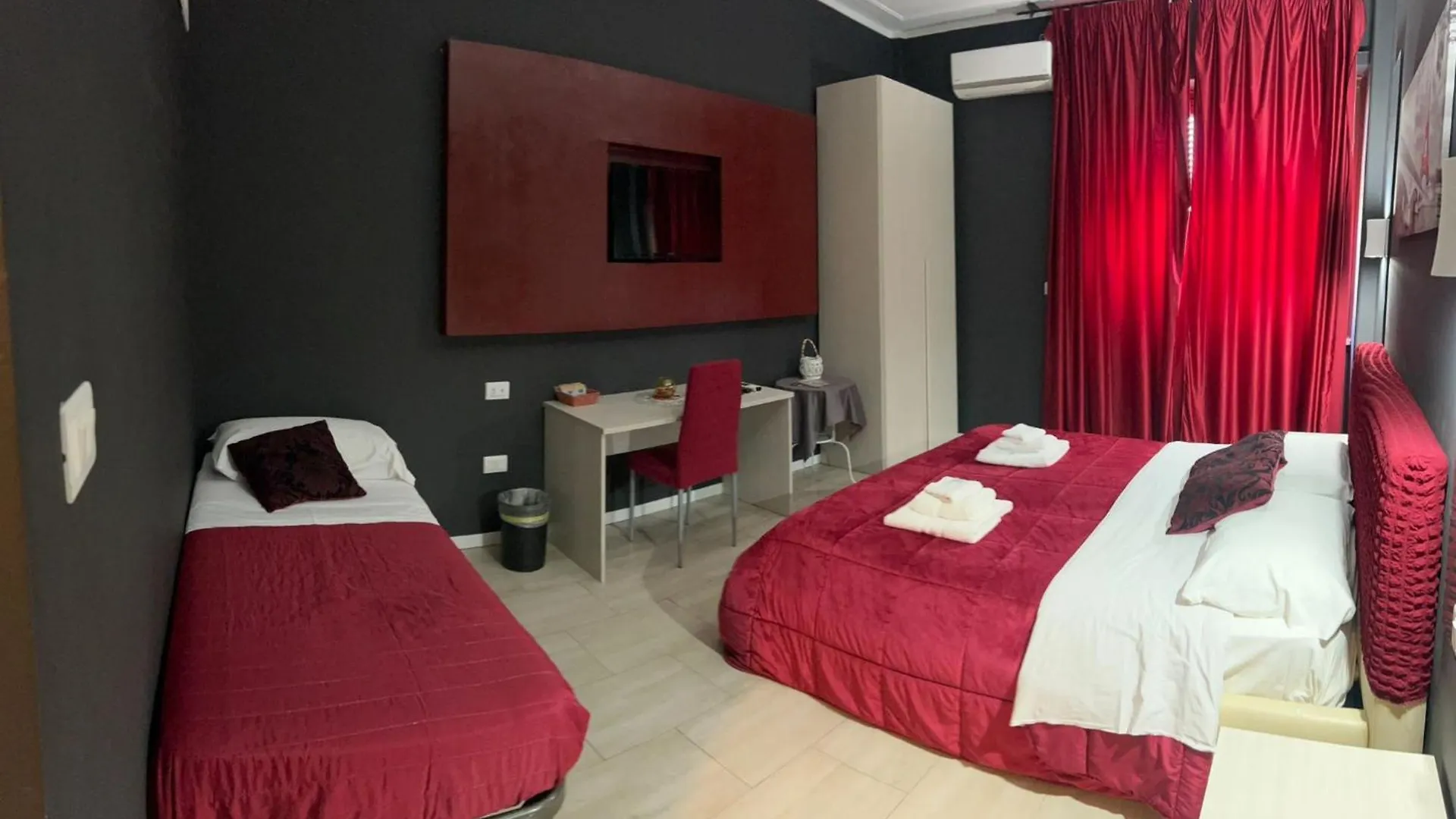 Vivendo Rooms Catania 0*,  Italy